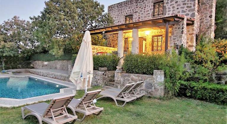 Villa with grill, private pool & patio in Bodrum