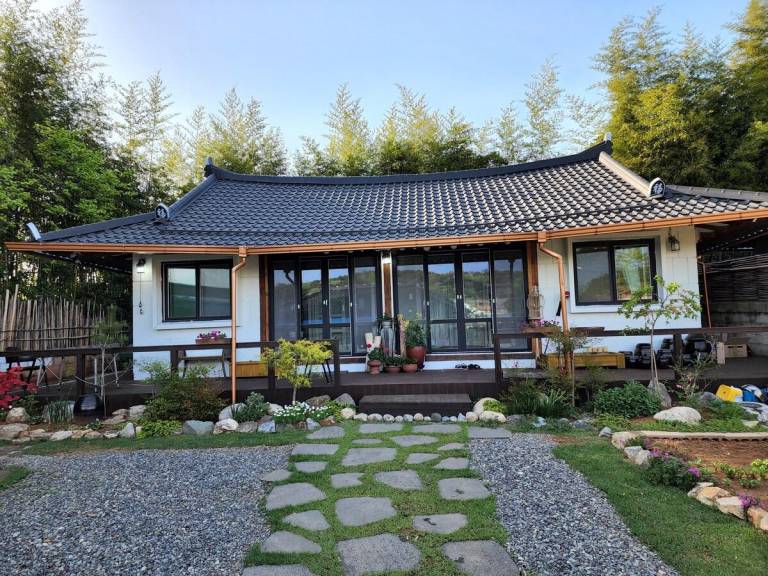 Wonderful house with yard, terrace & barbeque | Good for workation | Pets allowed — photo 4