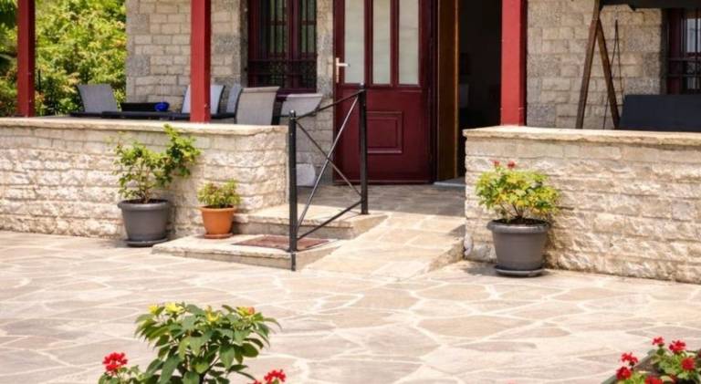 Rental apartment with terrace & garden in Zagori