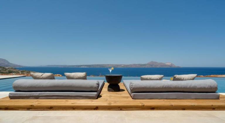 Villa with terrace, yard & barbecue — photo 5