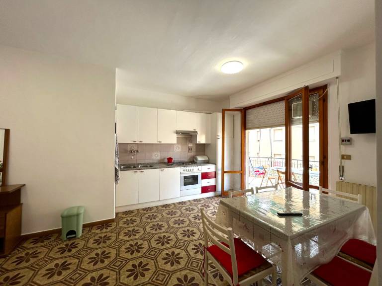 Rental apartment with patio — photo 4