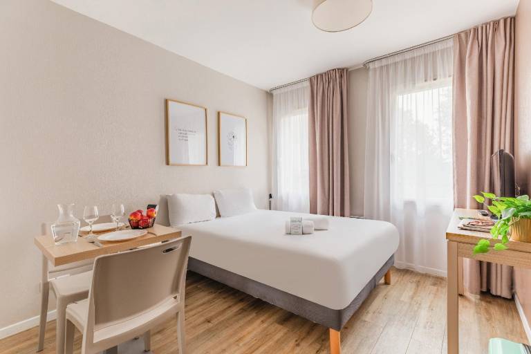 Wonderful serviced apartment with yard | Pet-friendly in Malakoff