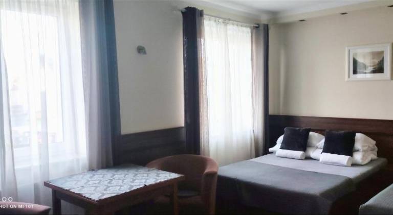 Pokoje Goscinne Nad Cukiernia w centrum miejscowosci. — photo 4