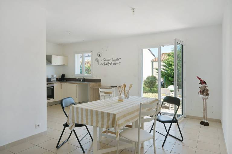 Maison Soleil: Private terrace, private garden & Wi-Fi in Saujon — photo 3