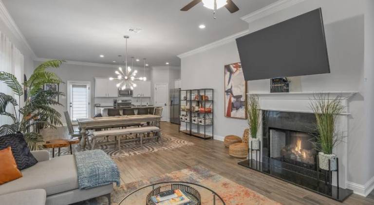 Vacation home with yard, barbeque & terrace | Good for workation in Shreveport, LA