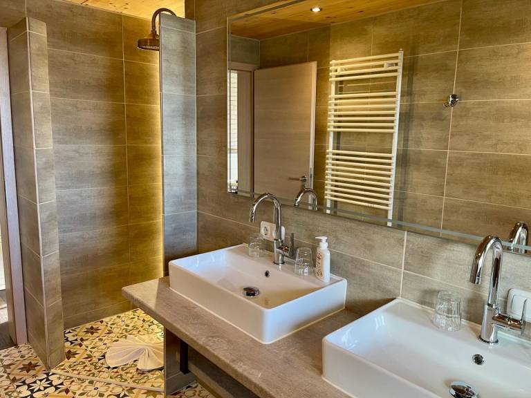 Familiensuite mit 2 seperaten Schlafzimmern und 2 Balkonen — photo 4