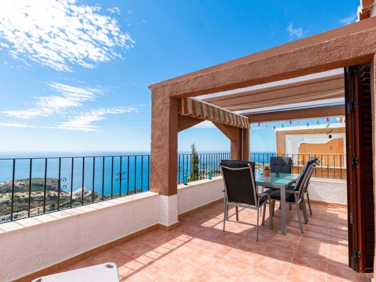 Apartment with yard, pool & patio | Sea view | Dogs allowed — photo 2
