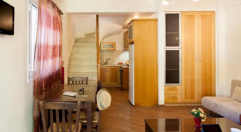 Apartment with terrace, garden & grill | Beach nearby | Pet-friendly — photo 2