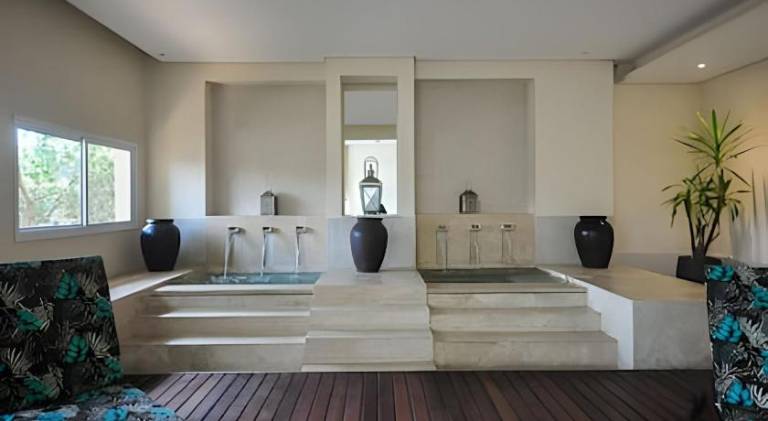 Apartment with pool & jacuzzi | Suitable for remote work | Pets allowed — photo 4