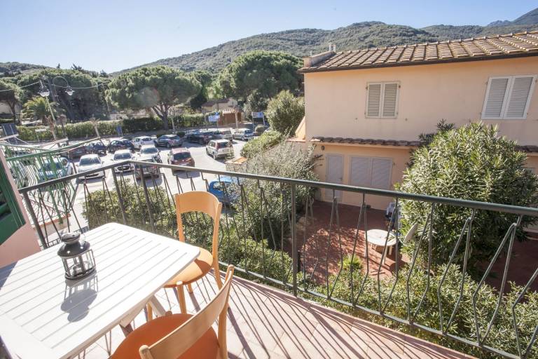 Child-friendly rental apartment with terrace | Next to the beach | Pets are welcome — photo 3
