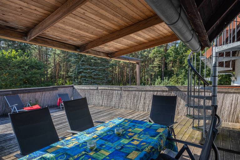 Apartment with BBQ & garden | Garden view — photo 2