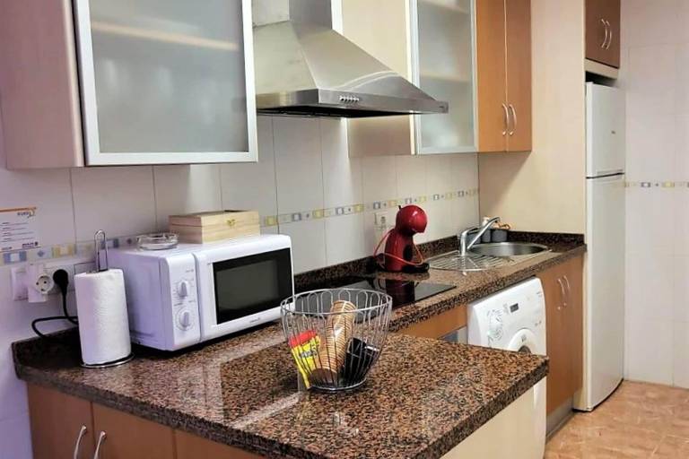 Charming holiday apartment with pool, yard & grill | Sea view | Beach nearby | Pet-friendly — photo 3
