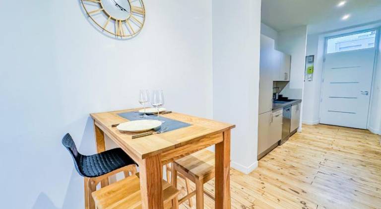 Ample rental apartment with pool | Pets are welcome — photo 5