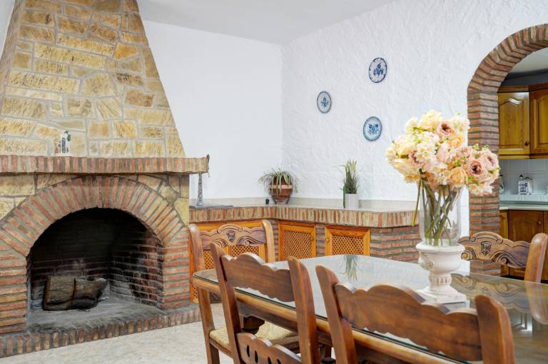 Fully equipped villa with private pool, BBQ & terrace | Mountain view | Pet-friendly — photo 4