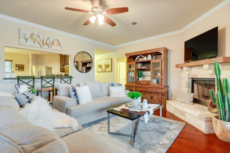 New Braunfels Home w/ Pool 2 Mi to Guadalupe River — photo 3