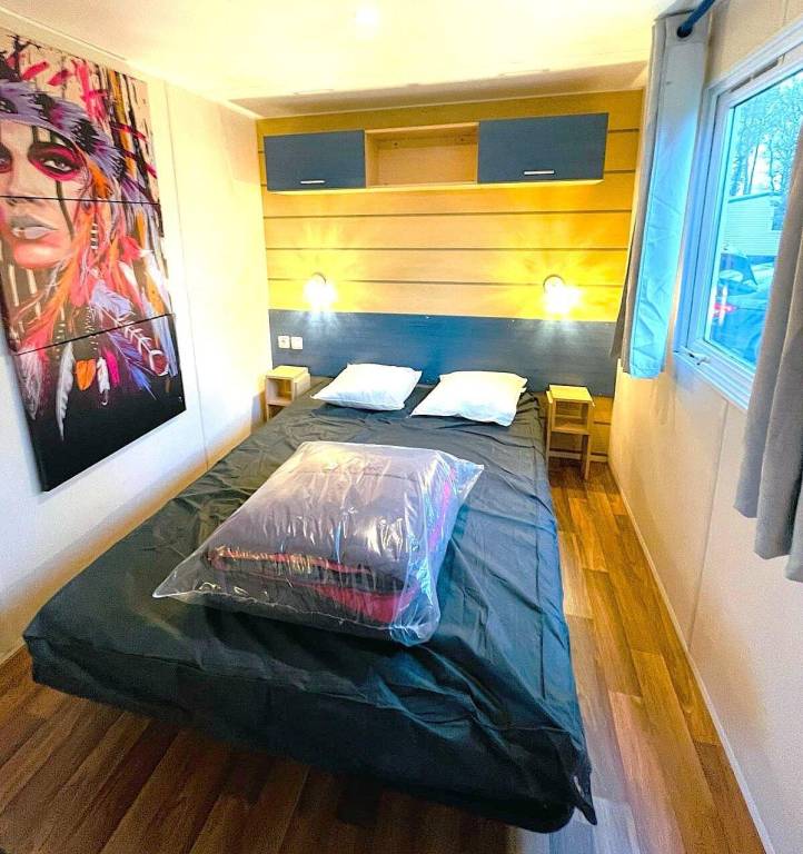 Chalet with pool in Nantes