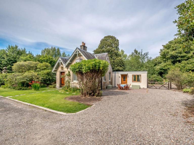 Fully equipped nice cottage with garden | Pets allowed in Stirling