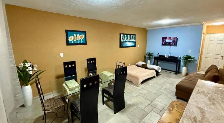 Apartment with pool — photo 2