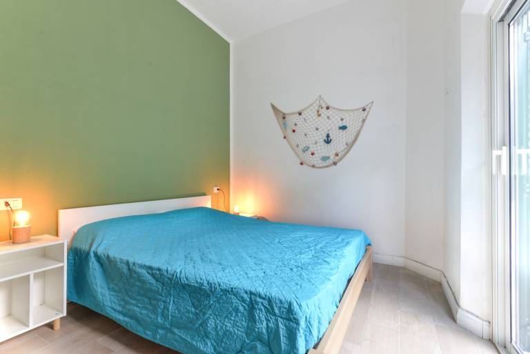Holiday apartment with yard — photo 3
