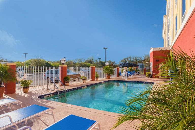 Holiday Inn Express Hotel & Suites Tampa-Fairgrounds-Casino By IHG — photo 3