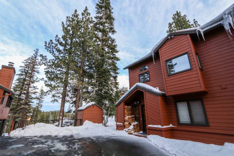 Condo with heated pool, hot tub & sauna — photo 2