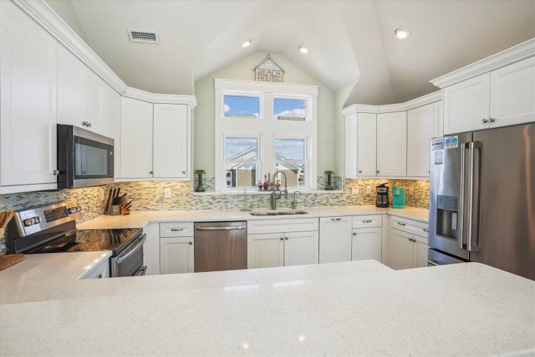 Vacation home with private pool, jacuzzi & terrace | Beach view — photo 4