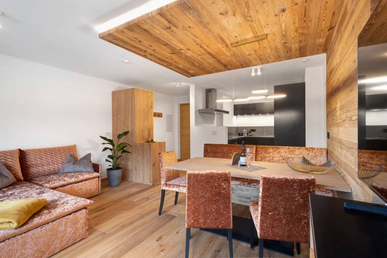 Family-friendly rental apartment with fast internet & patio | Mountain view | Ski nearby | Pet-friendly — photo 2