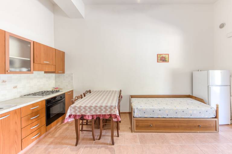 Holiday apartment with patio, yard & grill | Garden view — photo 4