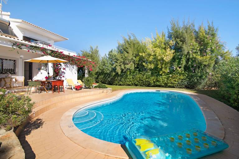 Pet-friendly Casa da Alfarrobeira with Pool & Wi-Fi — photo 3