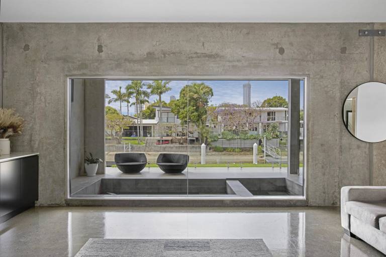 House Broadbeach Waters
