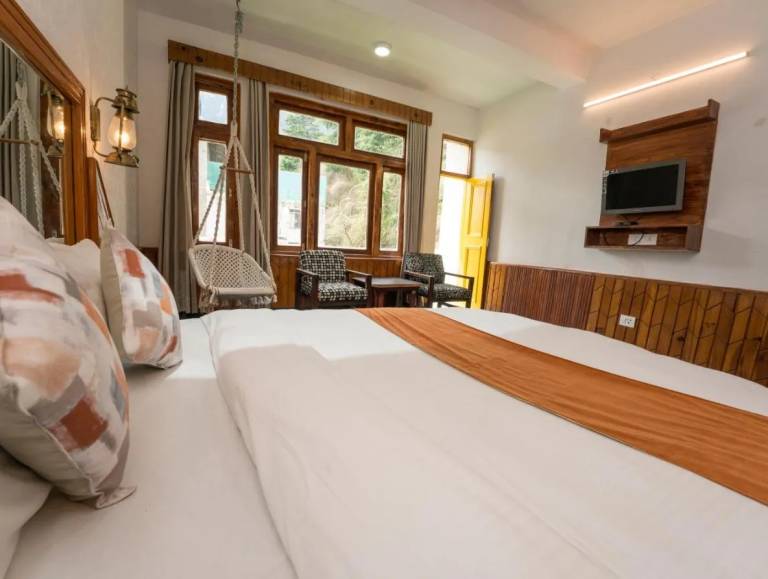 Shanti Cafe - Signature Stays Manali in Kullu