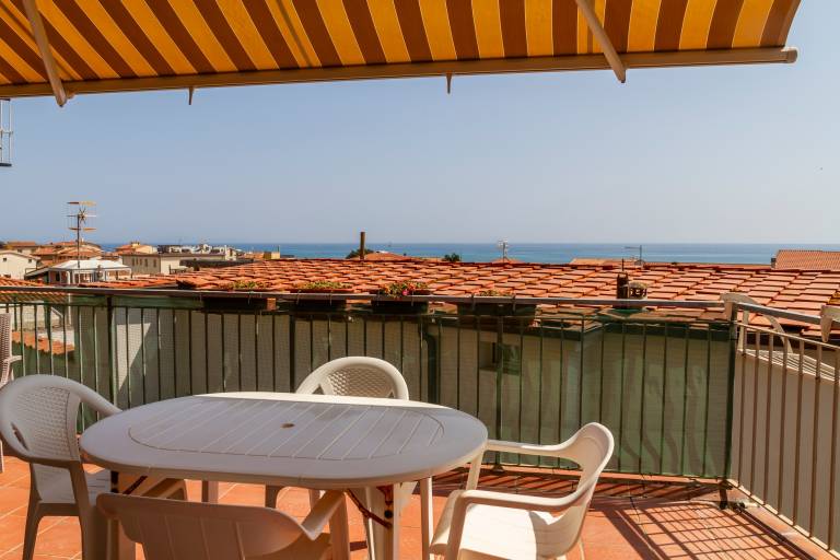 Nice holiday apartment with terrace & yard | Sea view | Beach nearby | Pets are welcome — photo 2