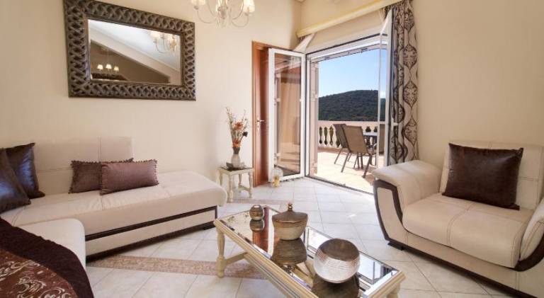 Holiday apartment with BBQ, yard & terrace — photo 2