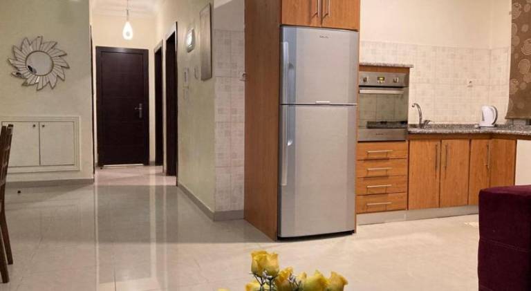 Serviced apartment with patio & yard — photo 4