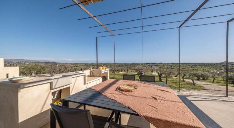 Pleasant villa with patio, garden & pool | Good for workation | Pets allowed — photo 2