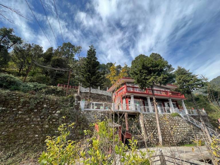 House with 4 rooms for 10 persons in Bhimtal