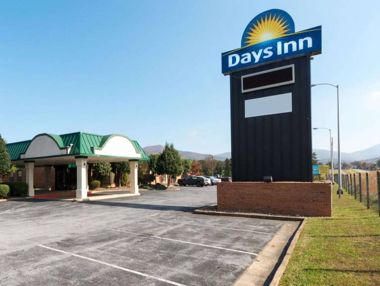 Days Inn by Wyndham Luray Shenandoah in Luray, VA