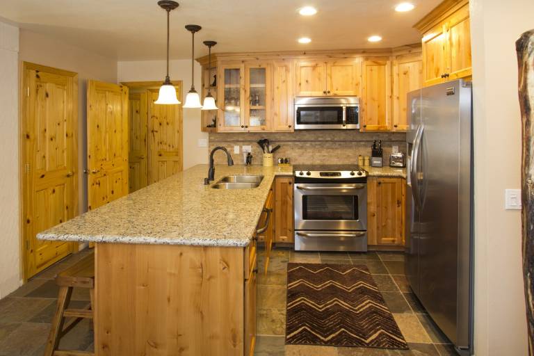 Child-friendly nice condo with private pool | Ski nearby | Pets are welcome — photo 2
