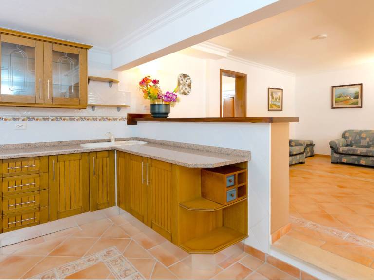 Child-friendly lovely house with private pool, garden & BBQ | Pets allowed — photo 5