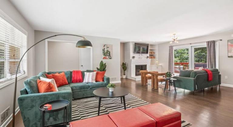 Spacious house | Pets are welcome in Smyrna, GA