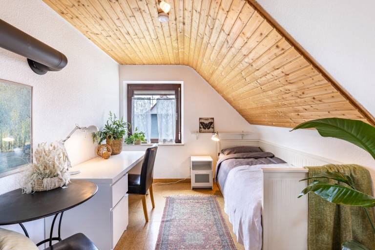Apartment 'Kalkau' with Mountain View, Shared Garden and Wi-Fi in Tuebingen