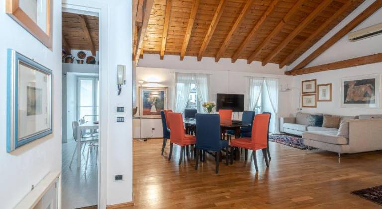 Rental apartment | Next to Como Cathedral in Como
