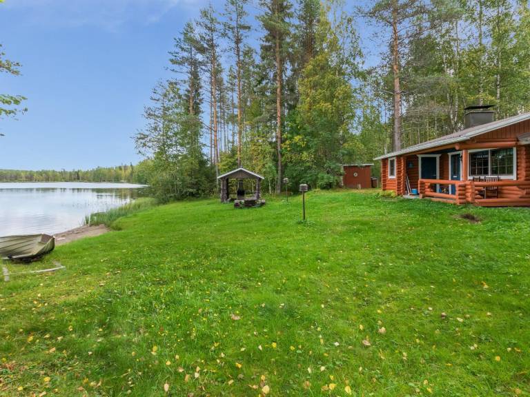 Vacation home with sauna & patio | Nature view | Pet-friendly — photo 2