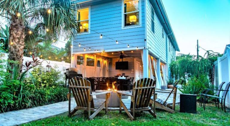 Seventh Seas half mile to the beach pet friendly Near to the Mayo Clinic - UNF - TPC Sawgrass - Conv in Jacksonville Beach, FL