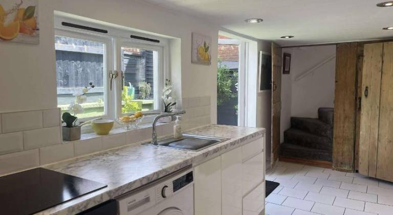 House with 2 rooms for 4 persons — photo 4