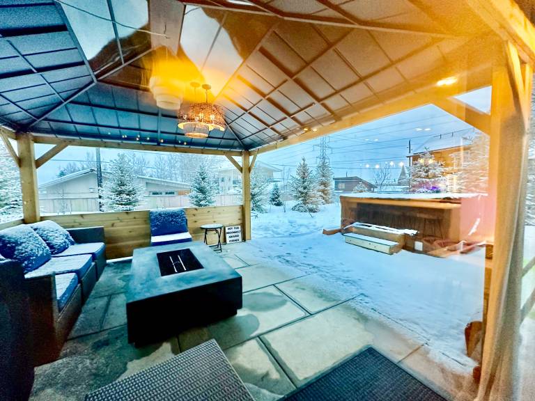 Family-friendly vacation home with hot tub | Lake view | Pets are welcome — photo 3