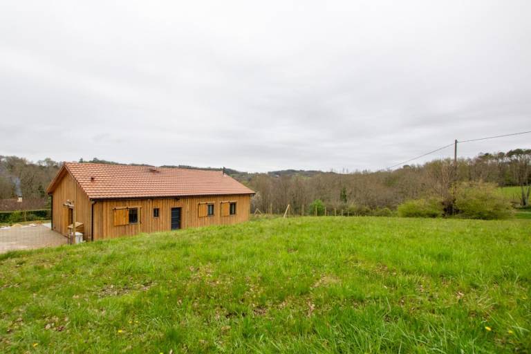 Spacious gite with barbeque, yard & patio | Pet-friendly — photo 2