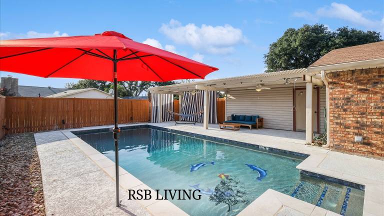 Family-oriented house with pool & garden | Pet-friendly in Addison, TX