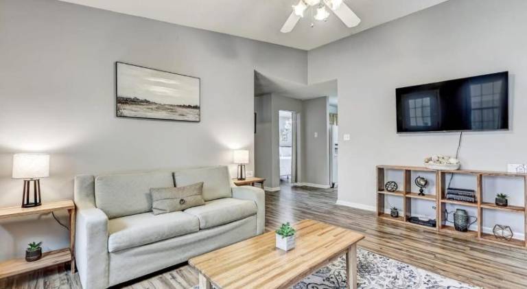 House with 4 rooms for 12 persons in Savannah, GA