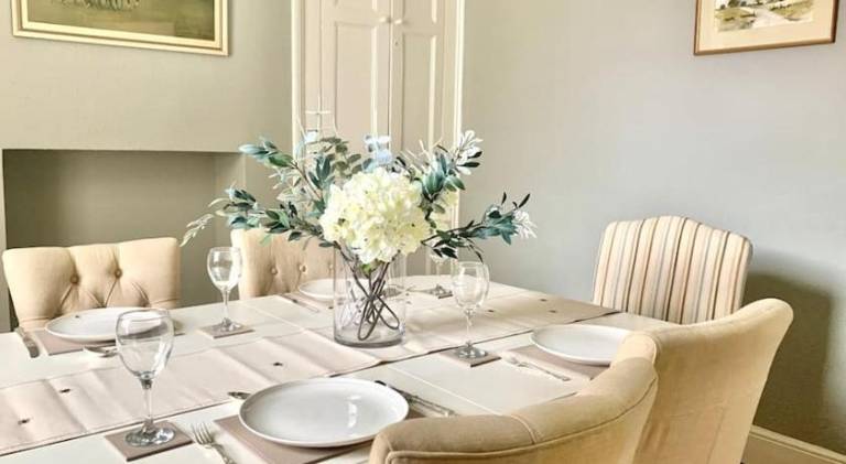Vacation home with 3 rooms for 6 persons in Cheltenham